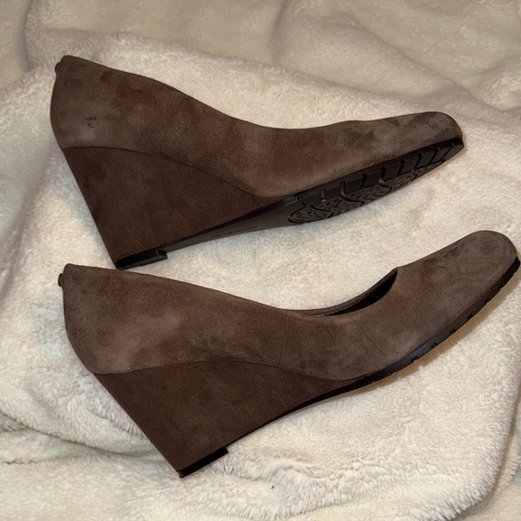 Easy Spirit Women's Taupe leather suede Wedge Shoes - Picture 3 of 7